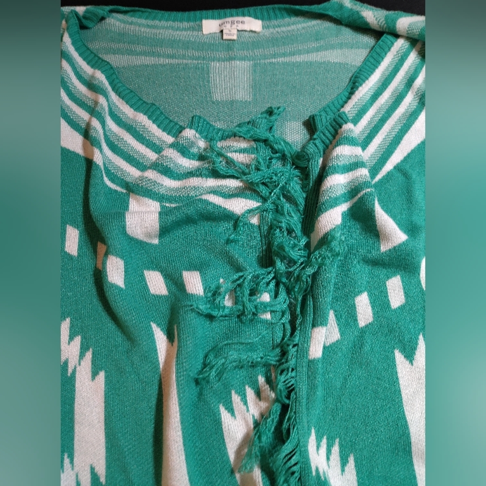 Umgee Womens Sweater Size Small Green Southwest Print Fringed Sweater